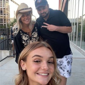 Meet your Posher, Logan